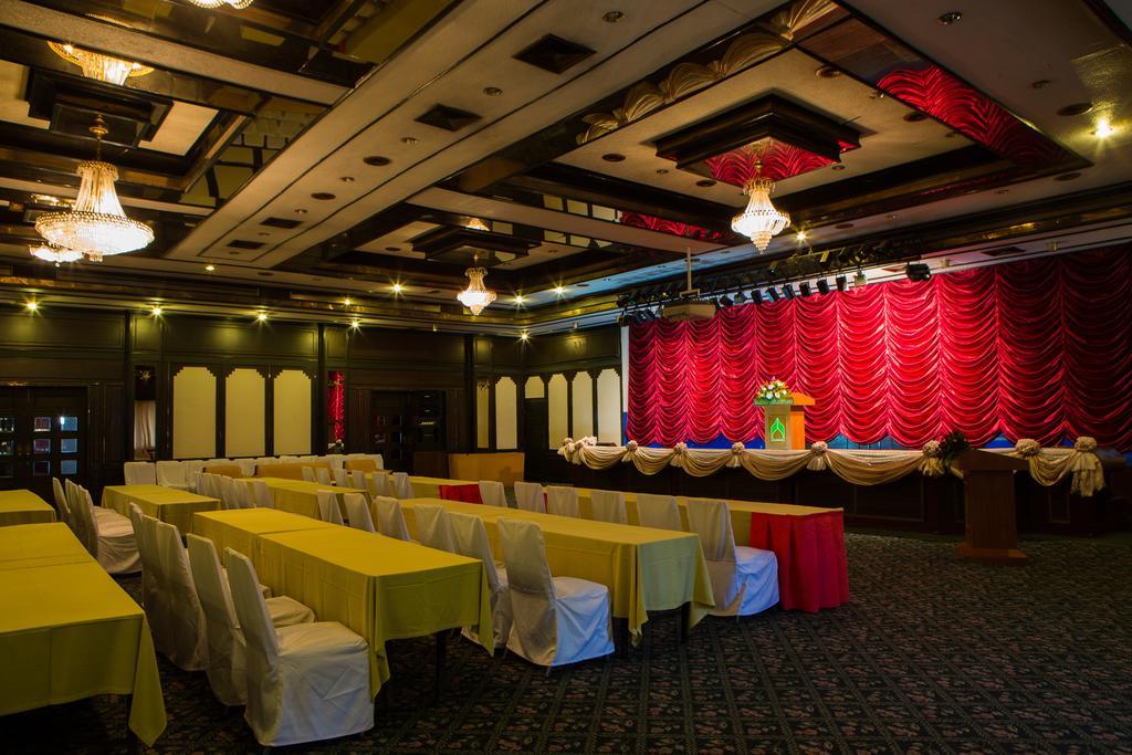 Amarin Nakorn Hotel Phitsanulok Esterno foto