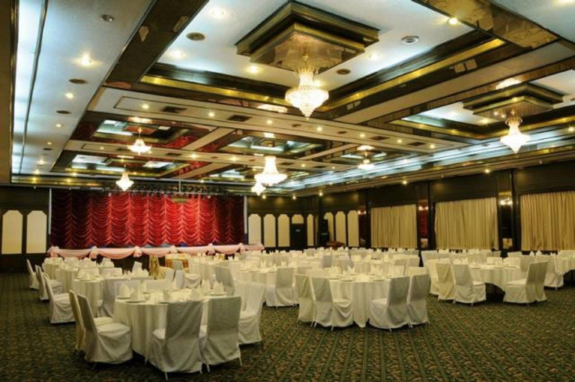 Amarin Nakorn Hotel Phitsanulok Esterno foto