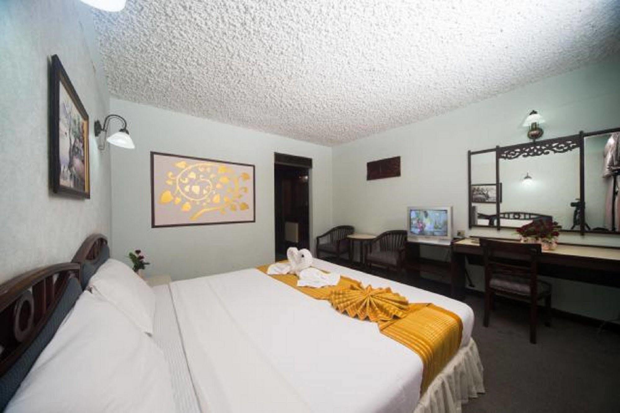 Amarin Nakorn Hotel Phitsanulok Esterno foto