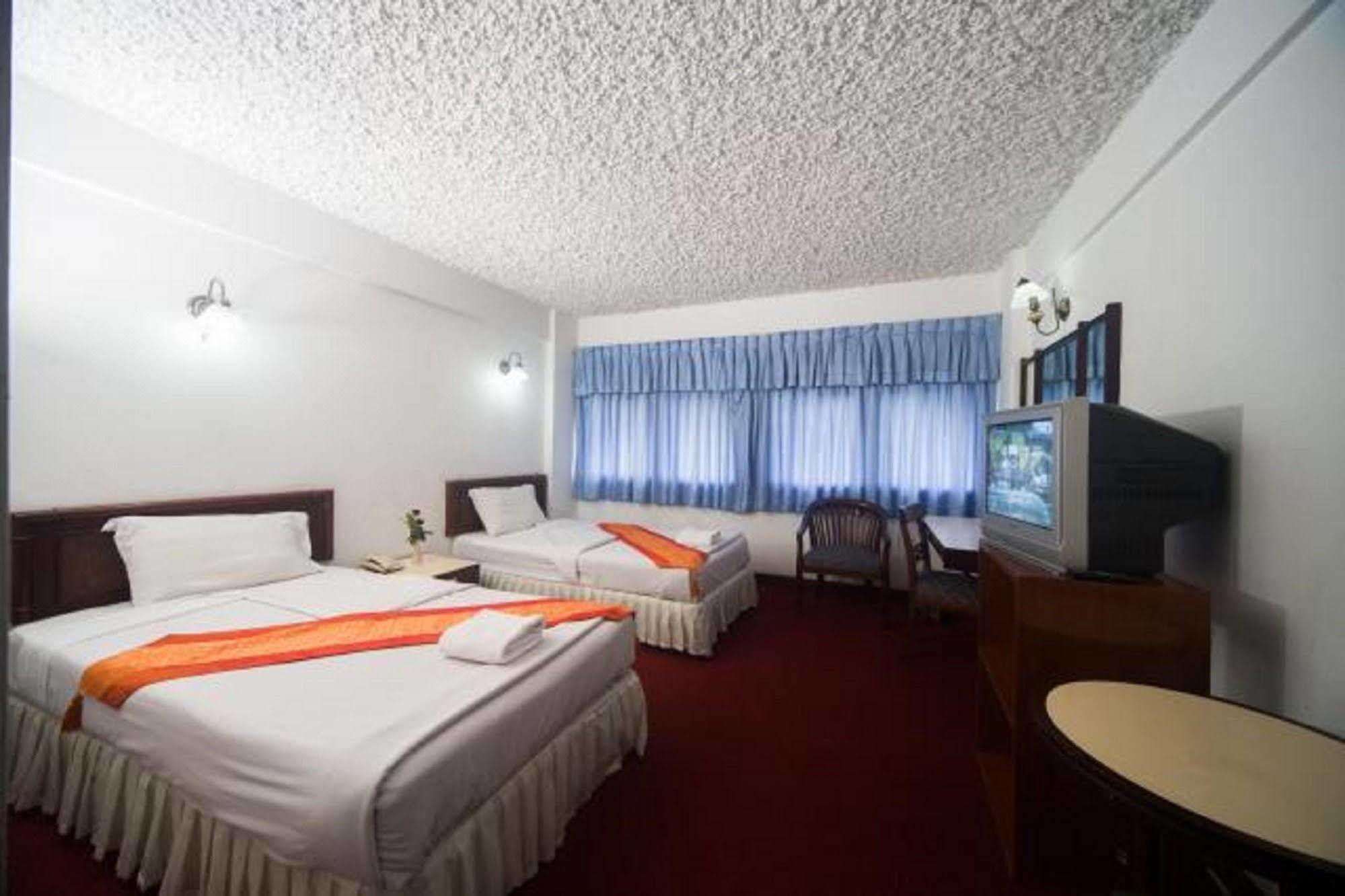Amarin Nakorn Hotel Phitsanulok Esterno foto